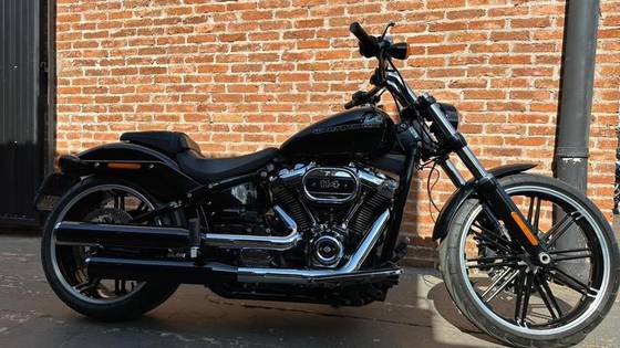 HARLEY-DAVIDSON SOFTAIL BREAKOUT 114 